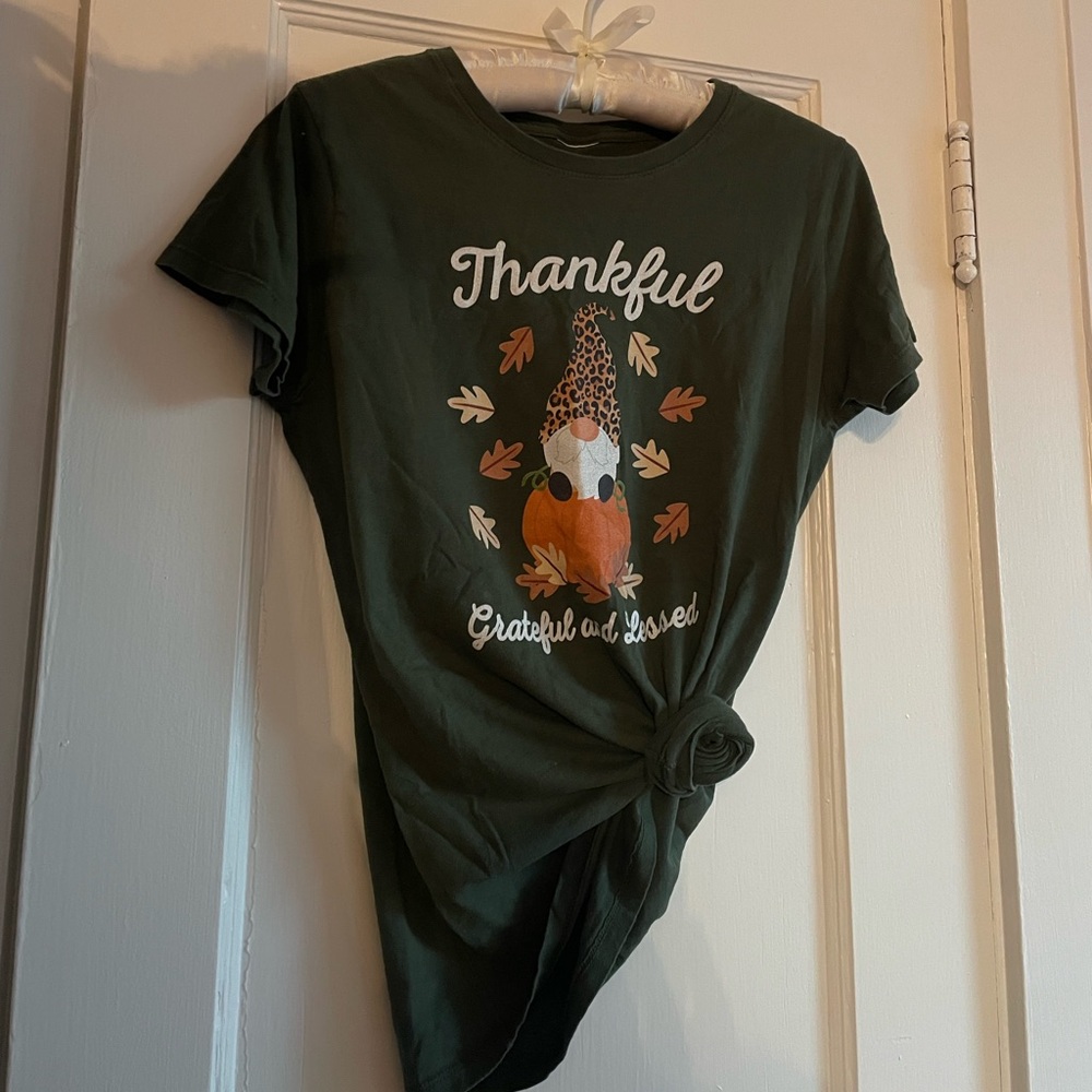 Green Thankful Graphic T-Shirt